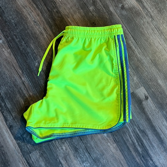 BCG GREEN SHORTS FOR WOMAN SIZE LARGE - Picture 6 of 6
